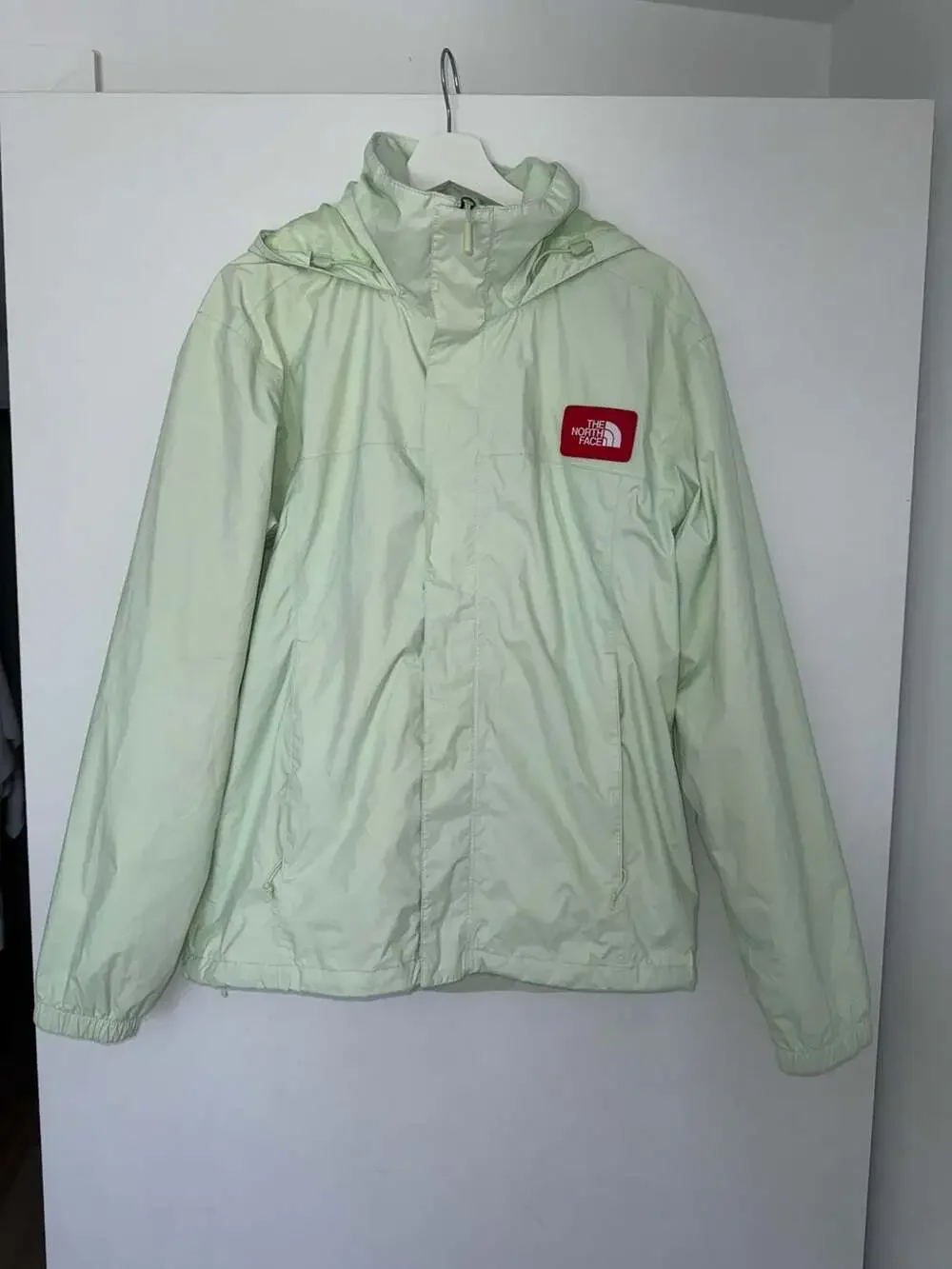 The North Face Men's Size S/P Light Green Hooded Windbreaker Jacket